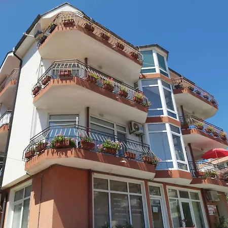 Guest house за гости русинови 3*